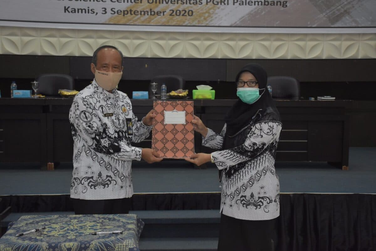 Teken Kontrak Hibah Penelitian dan PkM Dosen, Universitas PGRI Palembang Peringkat II Judul Terbanyak di LLDIKTI