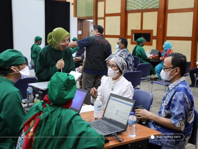 Pelaksanaan Vaksinasi Covid-19 Dosis Kedua di lingkungan Ditjen Dikti (23/03)