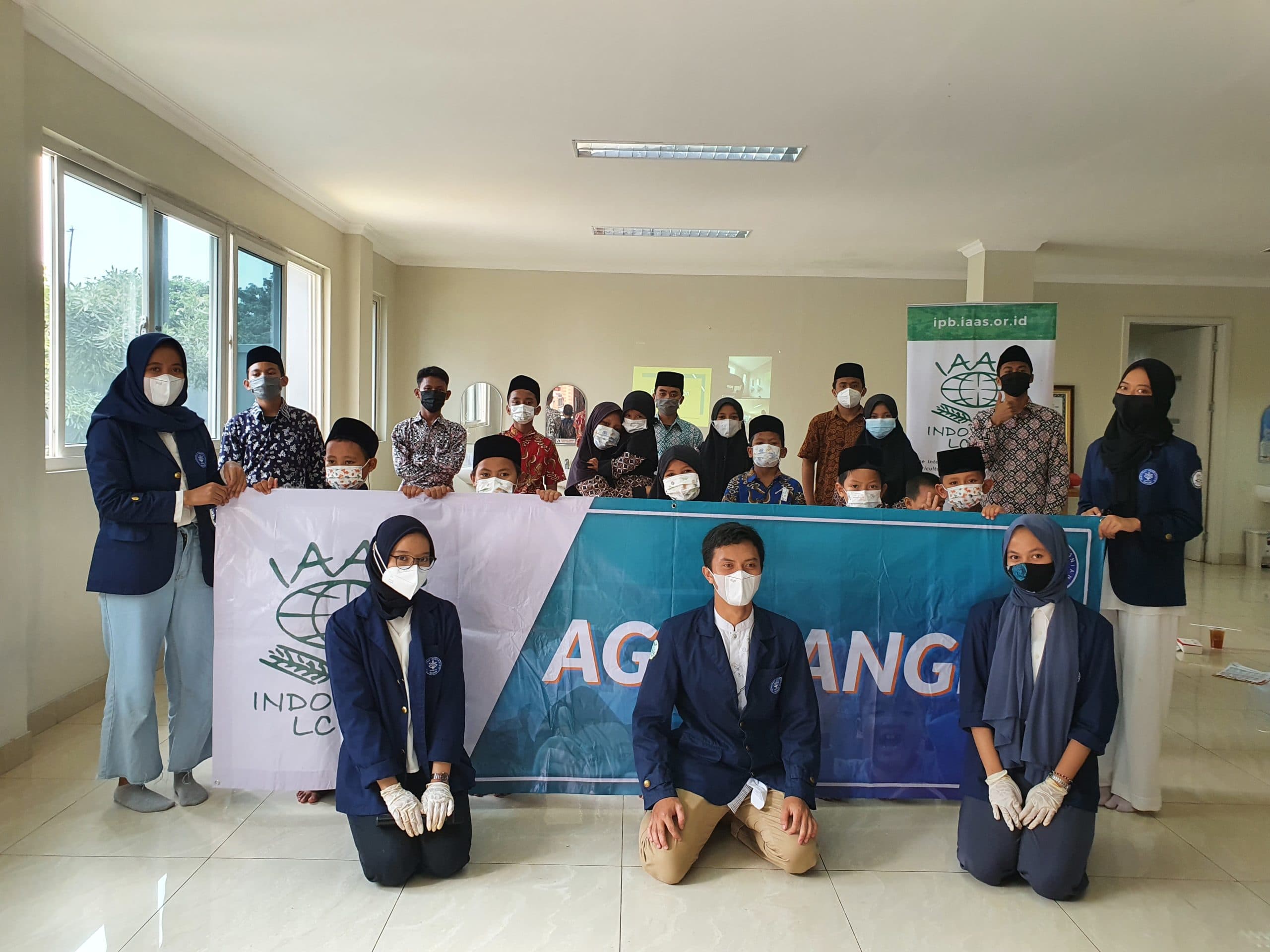 Mahasiswa IAAS LC IPB University Berikan Edukasi Pertanian di Panti Asuhan