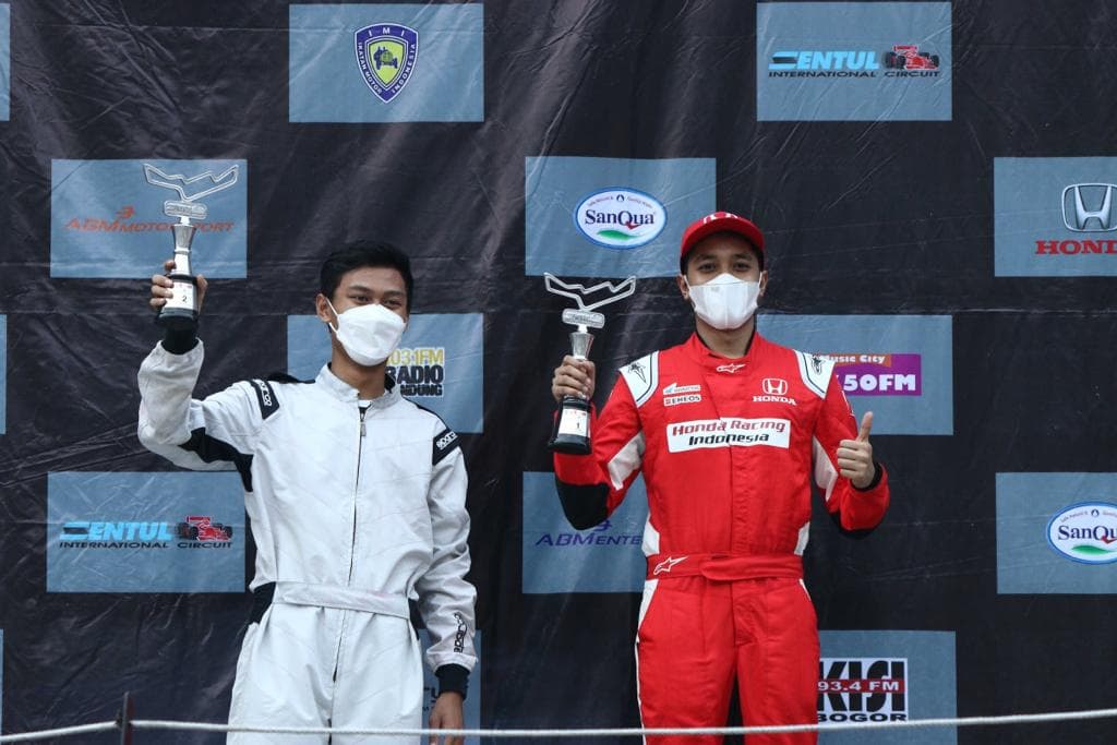 AVILA BAHAR RAIH GELAR JUARA PADA INDONESIA TOURING CAR RACE DI SENTUL SERIES OF MOTORSPORT