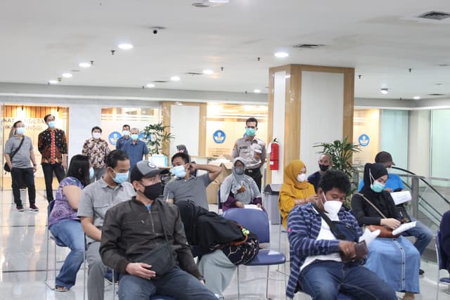 Tangkapan Lensa - BAKTI SOSIAL DITJEN DIKTIRISTEK VAKSINASI MAHASISWA, DOSEN, KARYAWAN DAN MASYARAKAT