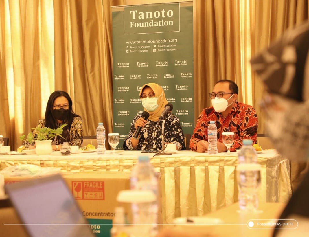 Kemdikbudristek Terima Hibah Konsentrator Oksigen (Oxygen Concentrator) dari Tanoto Foundation