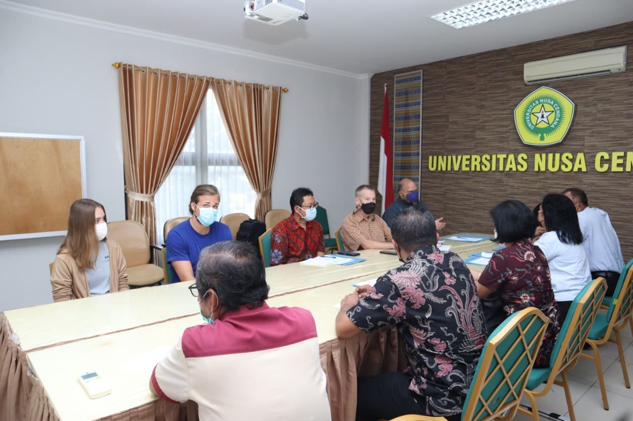 Buka Peluang Kerja Sama, Dua Mahasiswa Goshen College Amerika Belajar di Undana