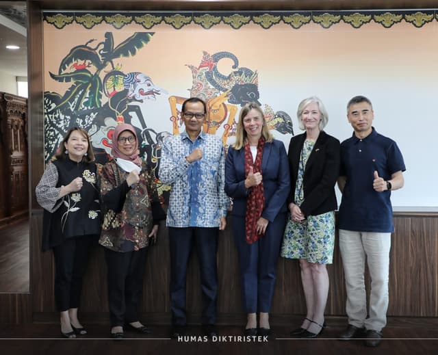 Tangkapan Lensa-Pertemuan dengan Delegasi Queens University, Kanada.(19/10).