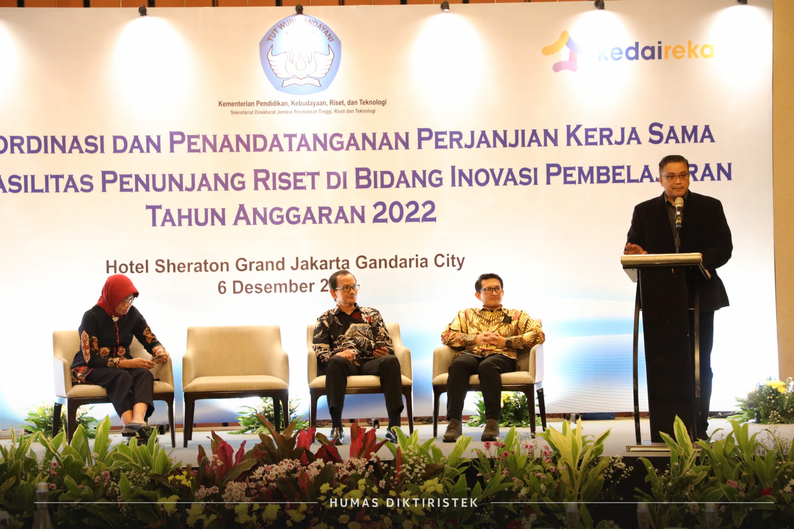 Dukung Peningkatan Kualitas Pembelajaran, Ditjen Diktiristek Serahkan Hibah Fasilitas Penunjang Riset Bidang Inovasi Pembelajaran