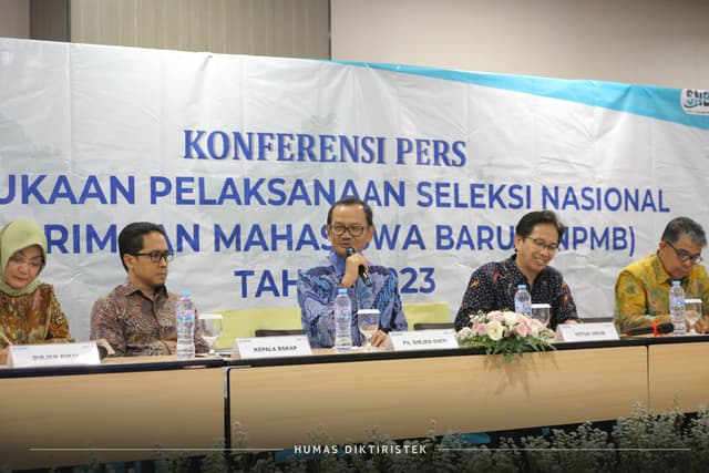 Tangkapan Lensa-Konferensi Pers Pembukaan Pelaksanaan Seleksi Nasional Penerimaan Mahasiswa Baru (SNPMB) Tahun 2023 (10/1).