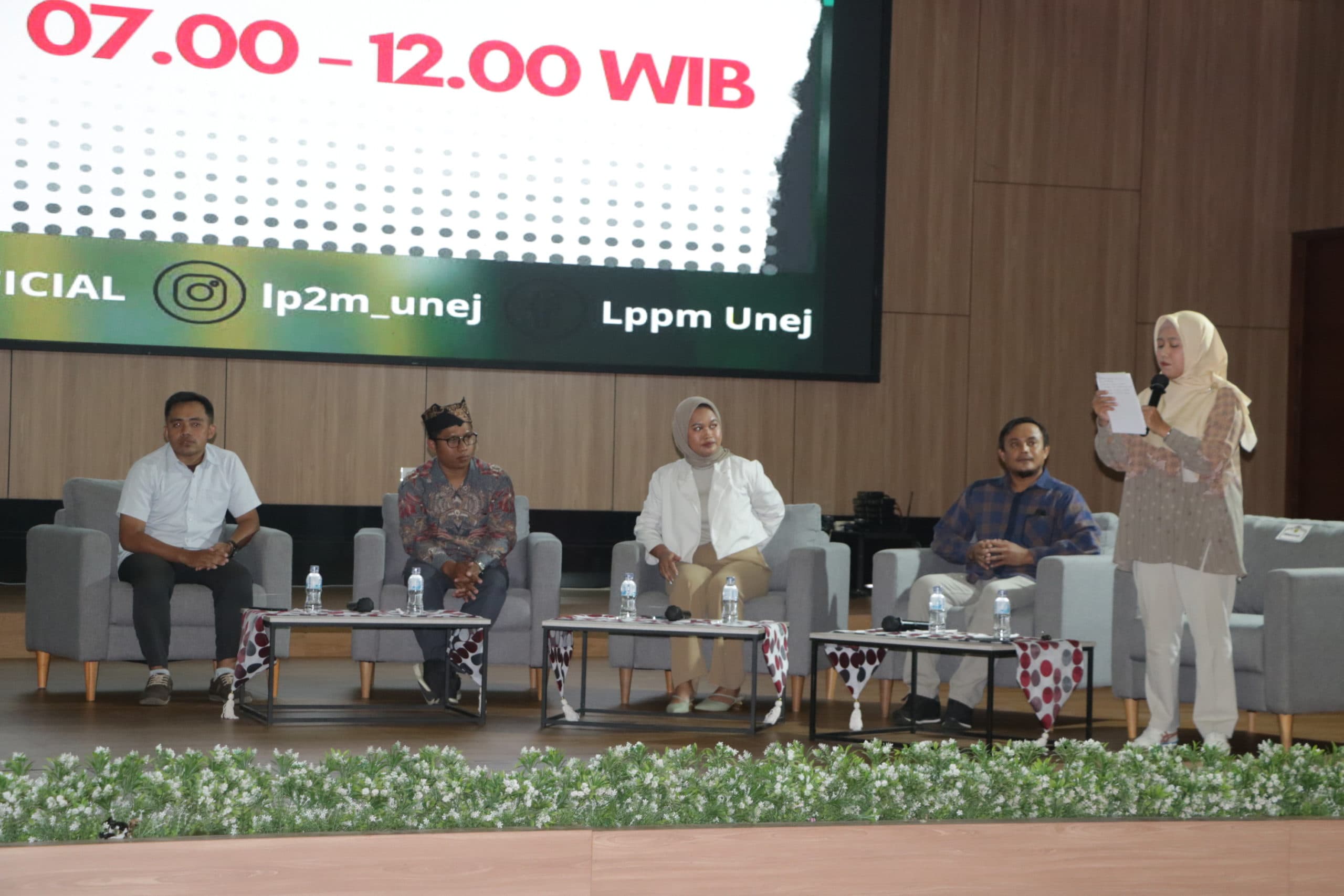 Mahasiswa Universitas Jember Peserta KKN Diharapkan Bawa Desa Naik Kelas