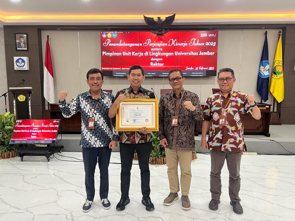 Fakultas Hukum Universitas Jember Raih Piagam Penghargaan Wilayah Bebas Korupsi Dari Kemendikbudristek