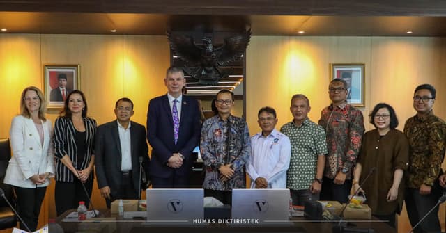 Tangkapan Lensa-FGD THE and Rectors of PTNBH and PTS