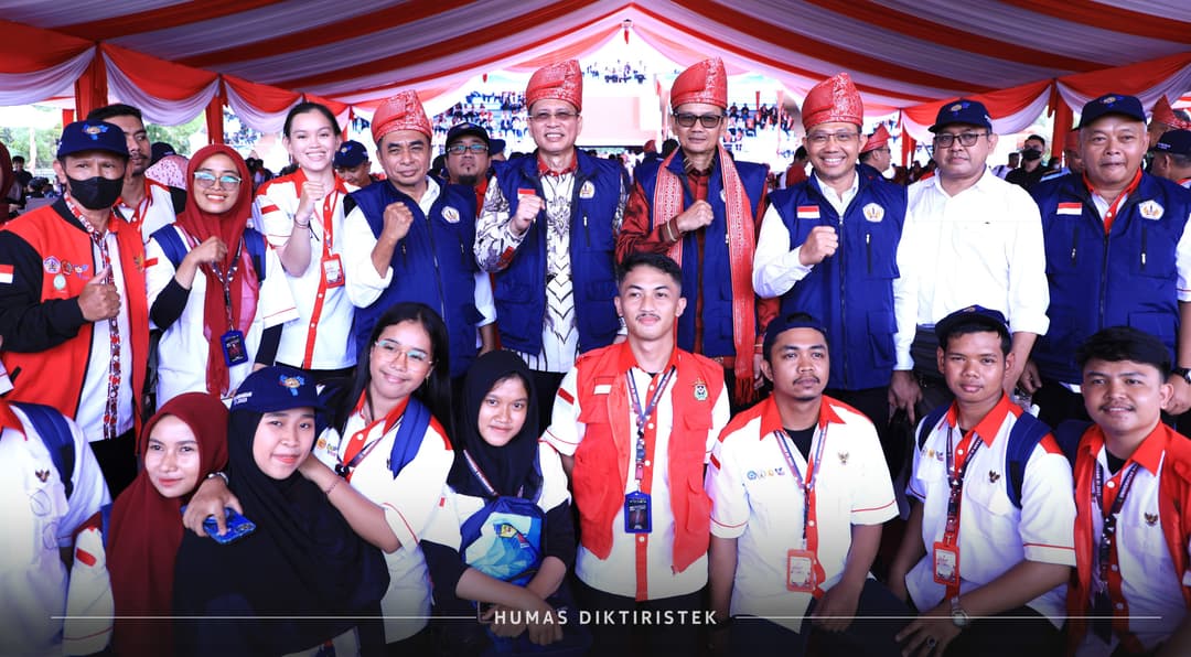 Tangkapan Lensa-Pembukaan KKN Kebangsaan Ke-XI.(20/7).