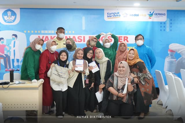 Tangkapan Lensa-Kegiatan Vaksinasi Booster dilingkungan Diktiristek 2023, (20/12).