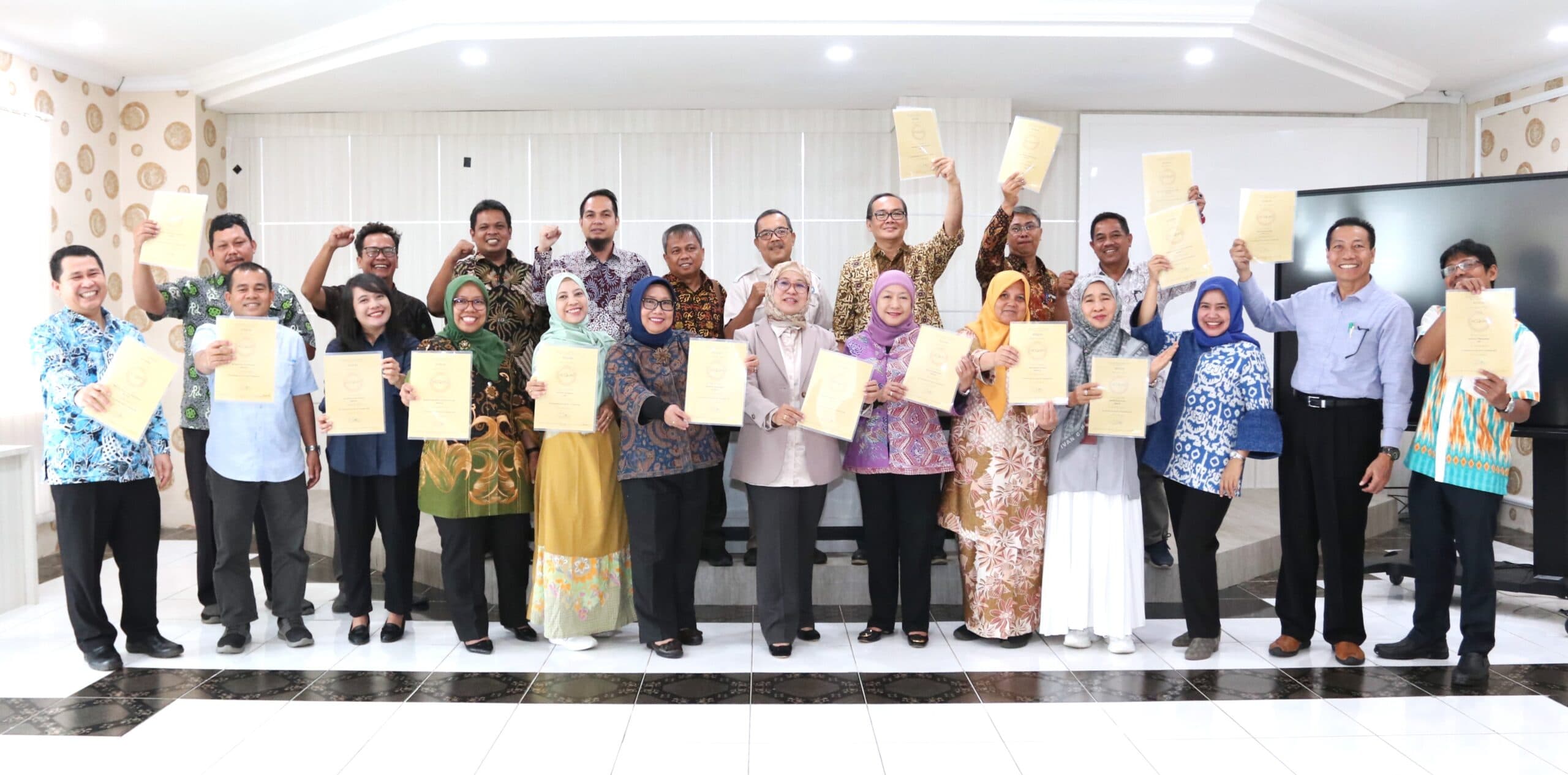 UNIVERSITAS BENGKULU MENERIMA 69 SERTIFIKAT ACQUINUNTUK AKREDITASI INTERNASIONAL PROGRAM STUDI DAN TERMASUK AKREDITASI INSTITUSI