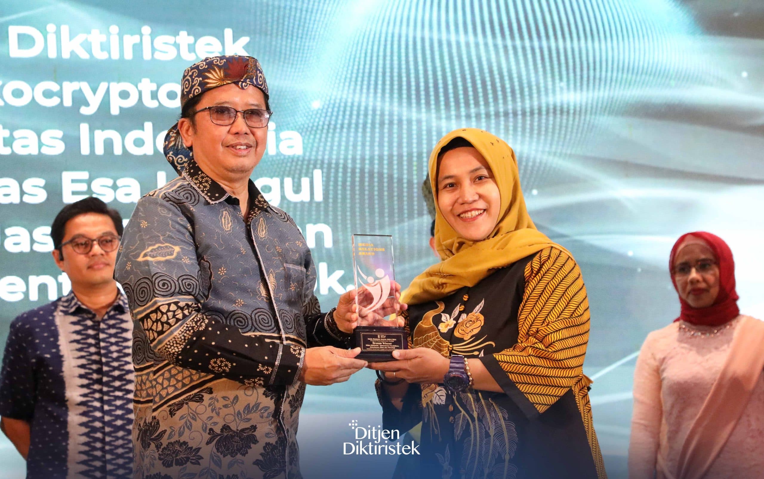 Ditjen Diktiristek Raih Prestasi di Anugerah 78 Tahun Serikat Perusahaan Pers