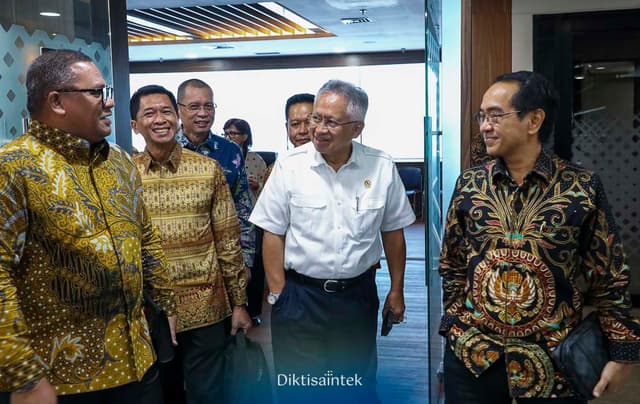 Audiensi Mendiktisaintek dengan Majelis Rektor Perguruan Tinggi Negeri Indonesia