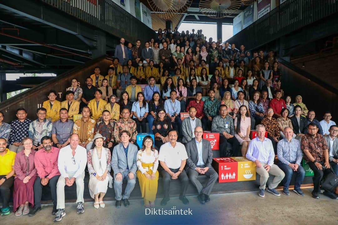 Kuliah Umum oleh Robert Myers: "Why We Explore?”