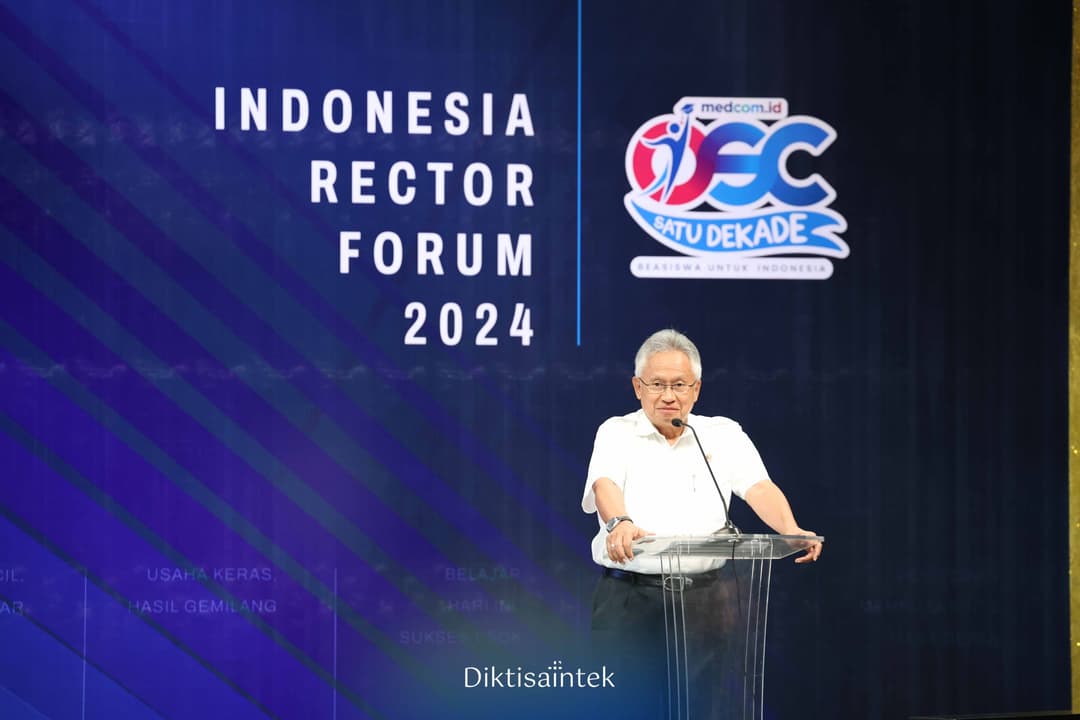 Mendiktisaintek menghadiri Indonesia Rektor Forum 2024