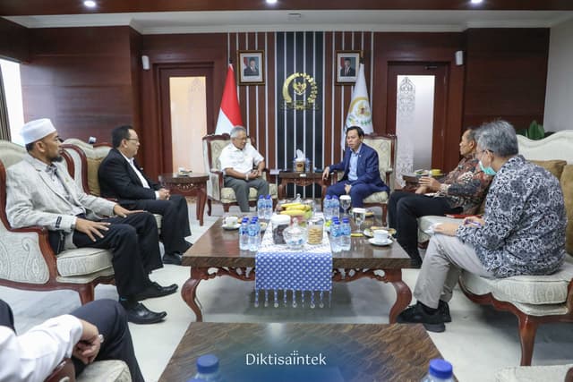 Rapat Kerja Mendiktisaintek dengan Komite III DPD RI