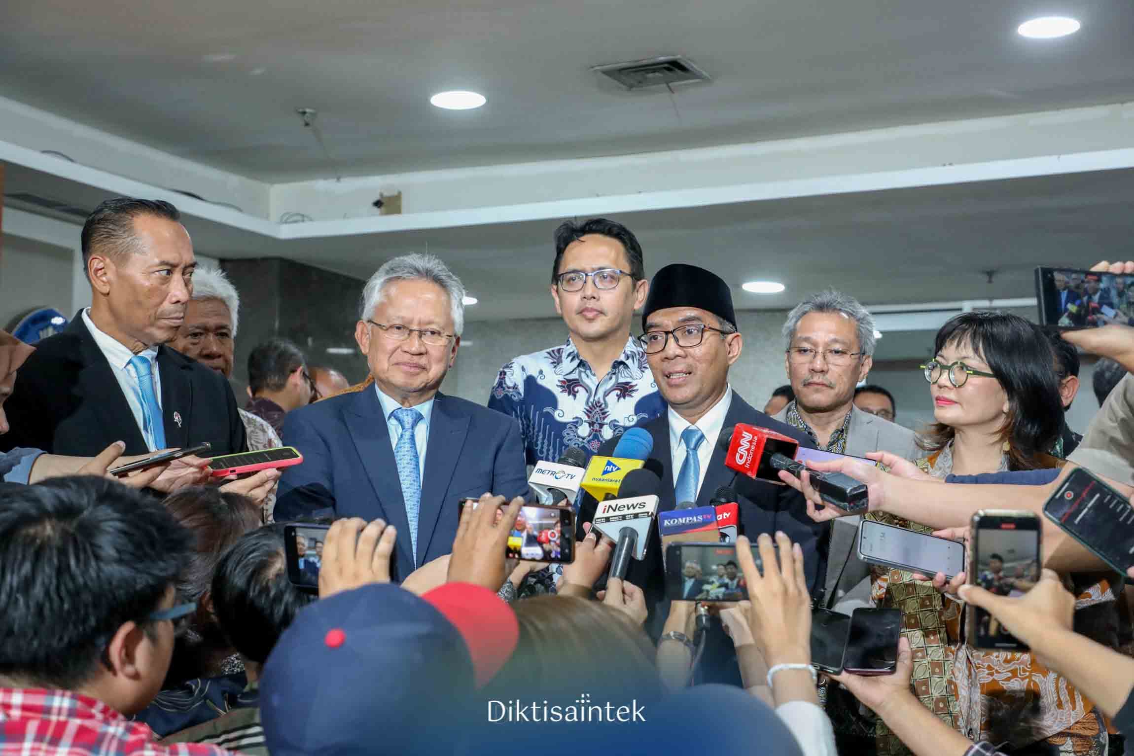 Mendiktisaintek Brian Yuliarto Lakukan Rakor Pertama dengan Rektor Perguruan Tinggi dan LLDIKTI Se-Indonesia