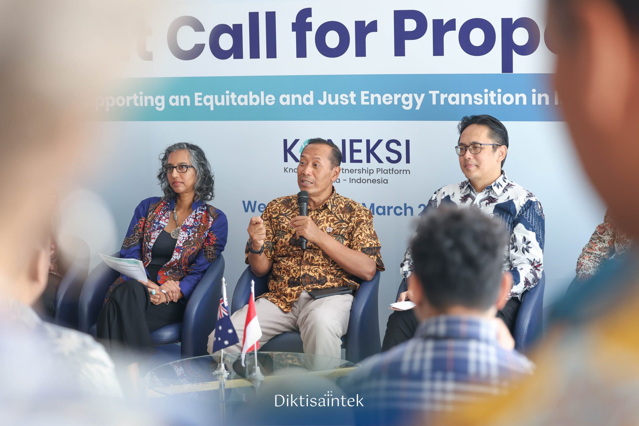 Kemdiktisaintek Luncurkan Hibah Penelitian Transisi Energi Indonesia-Australia