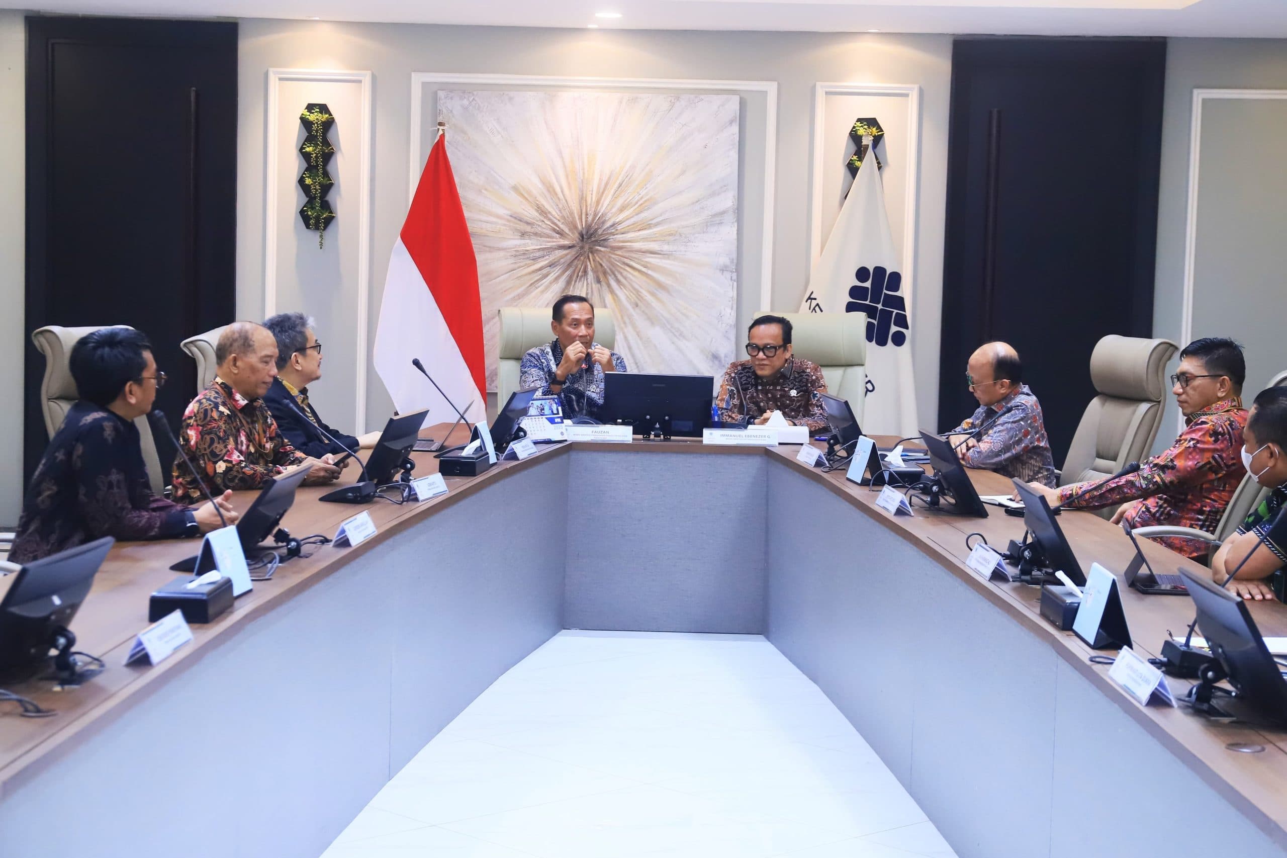 Wamen Fauzan: Kembangkan LPK di Setiap Kampus untuk Mengentaskan Pengangguran