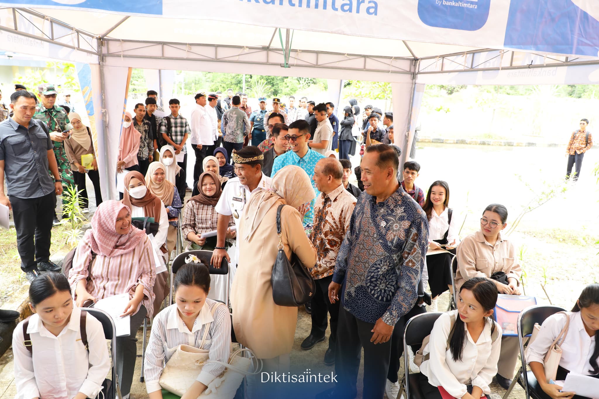 Wamen Fauzan: UTBK SNBP 2025 Bukan Hanya Kompetisi Akademik, Tetapi Juga Pembentukan Karakter Generasi Muda