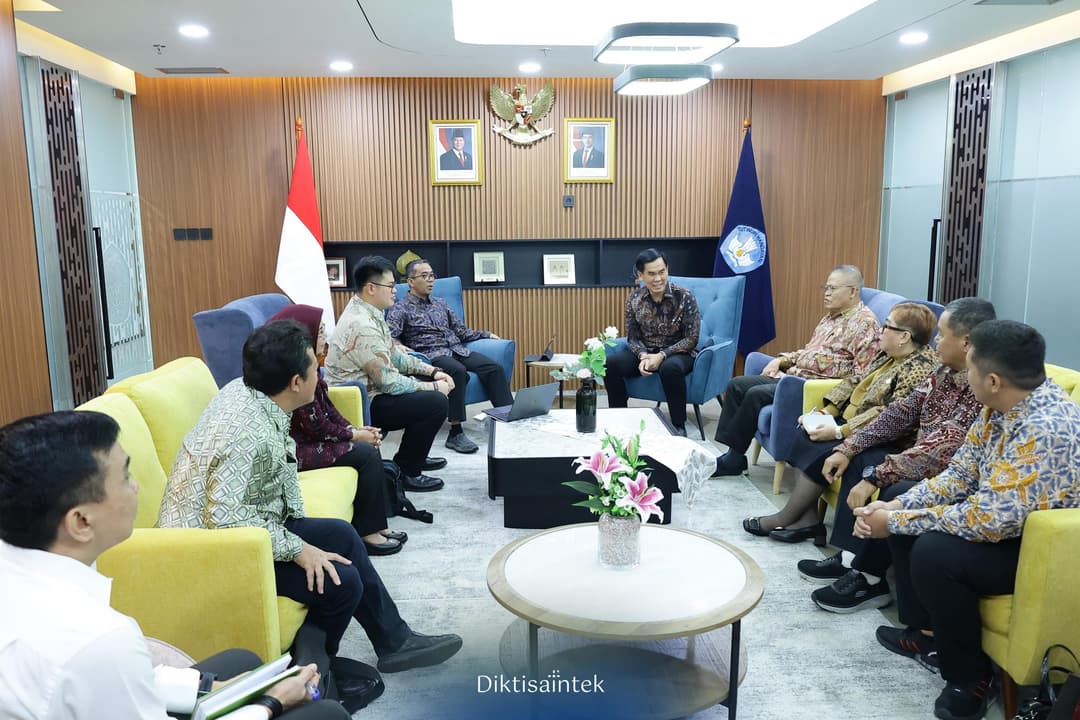 Mendiktisaintek Audiensi MBK Production