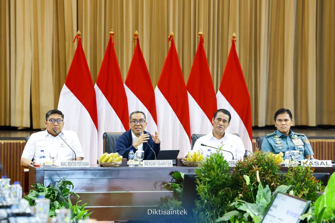 Rapat pembahasan budidaya gandum, bawang putih, kedelai dan jagung Mendiktisaintek bersama Mentan