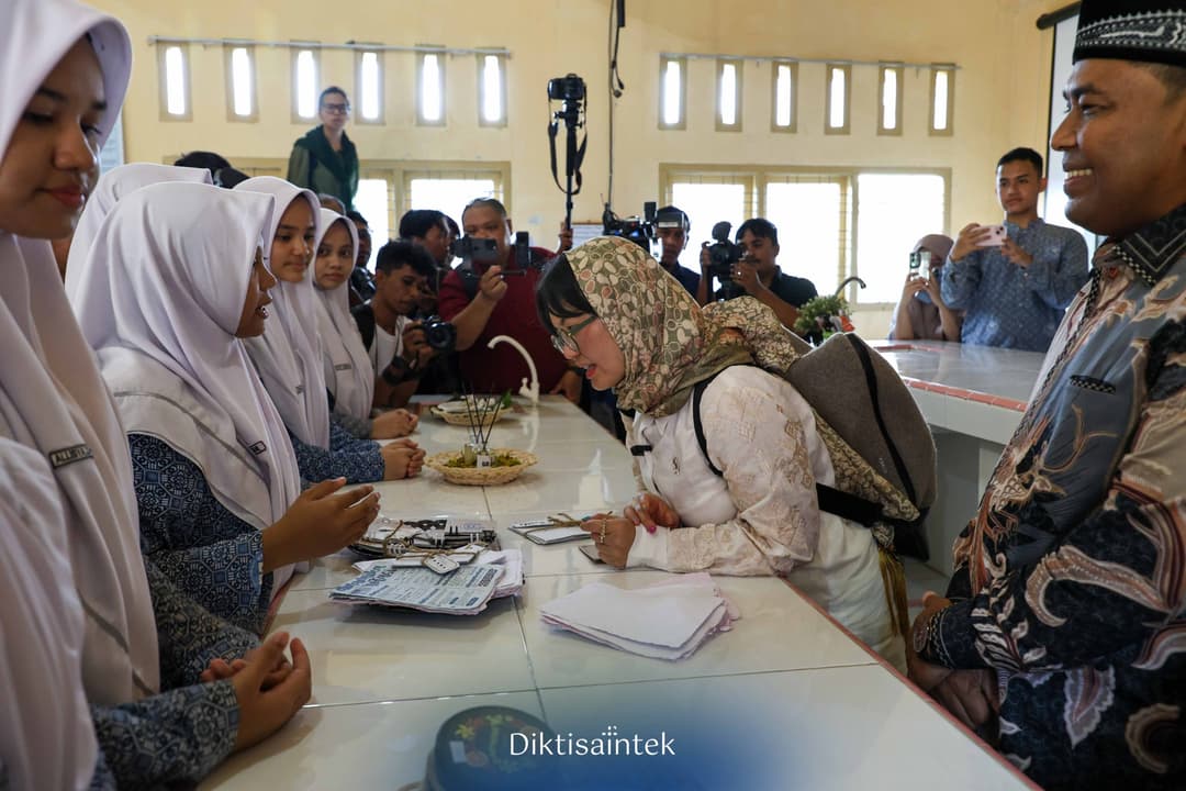 Wamendiktisaintek Stella Christie melakukan Kunjungan Kerja ke Aceh