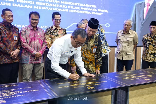 Rangkaian Kunjungan Kerja Mendiktisaintek ke Tasikmalaya