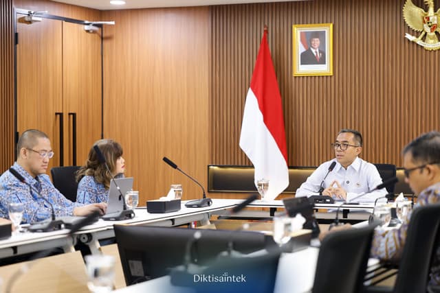 Audiensi Mendiktisaintek dengan APINDO