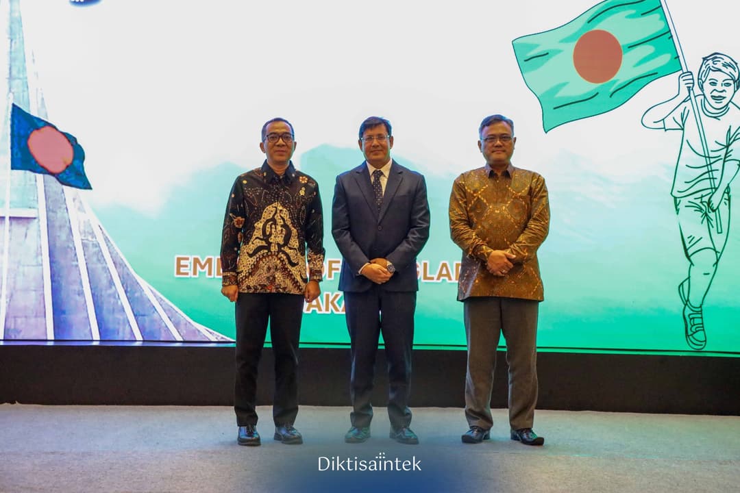 Mendiktisaintek menghadiri acara 54th Anniversary of the Independence and National Day of the People's Republic of Bangladesh