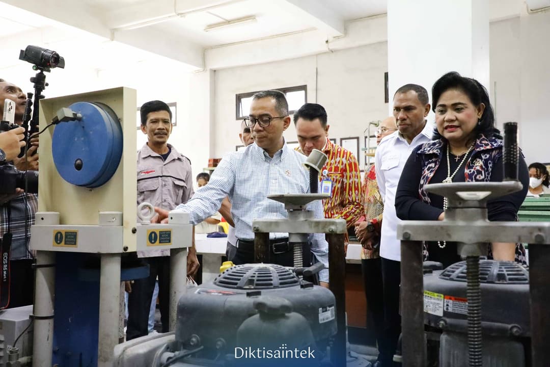 Mendiktisaintek Kunjungan daerah 3T, Kupang