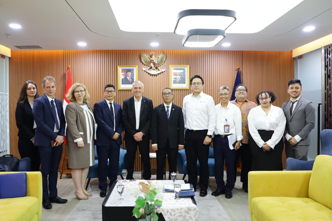 Mendiktisaintek Audiensi dengan Pusat Penelitian Ilmiah Nasional Perancis / CNRS