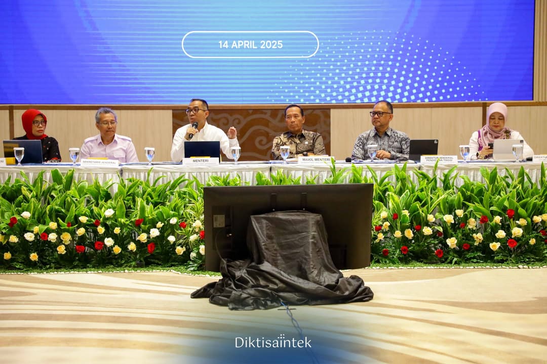 Mendiktisaintek menghadiri Rakor Rektor PTN