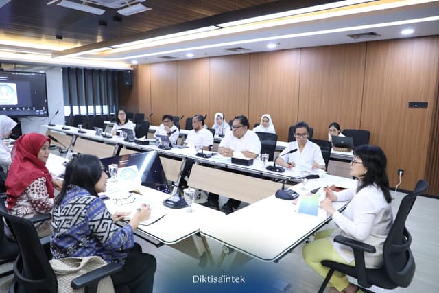 Wamendiktisaintek Stella Christie Menerima Audiensi Indonesian International Education Foundation