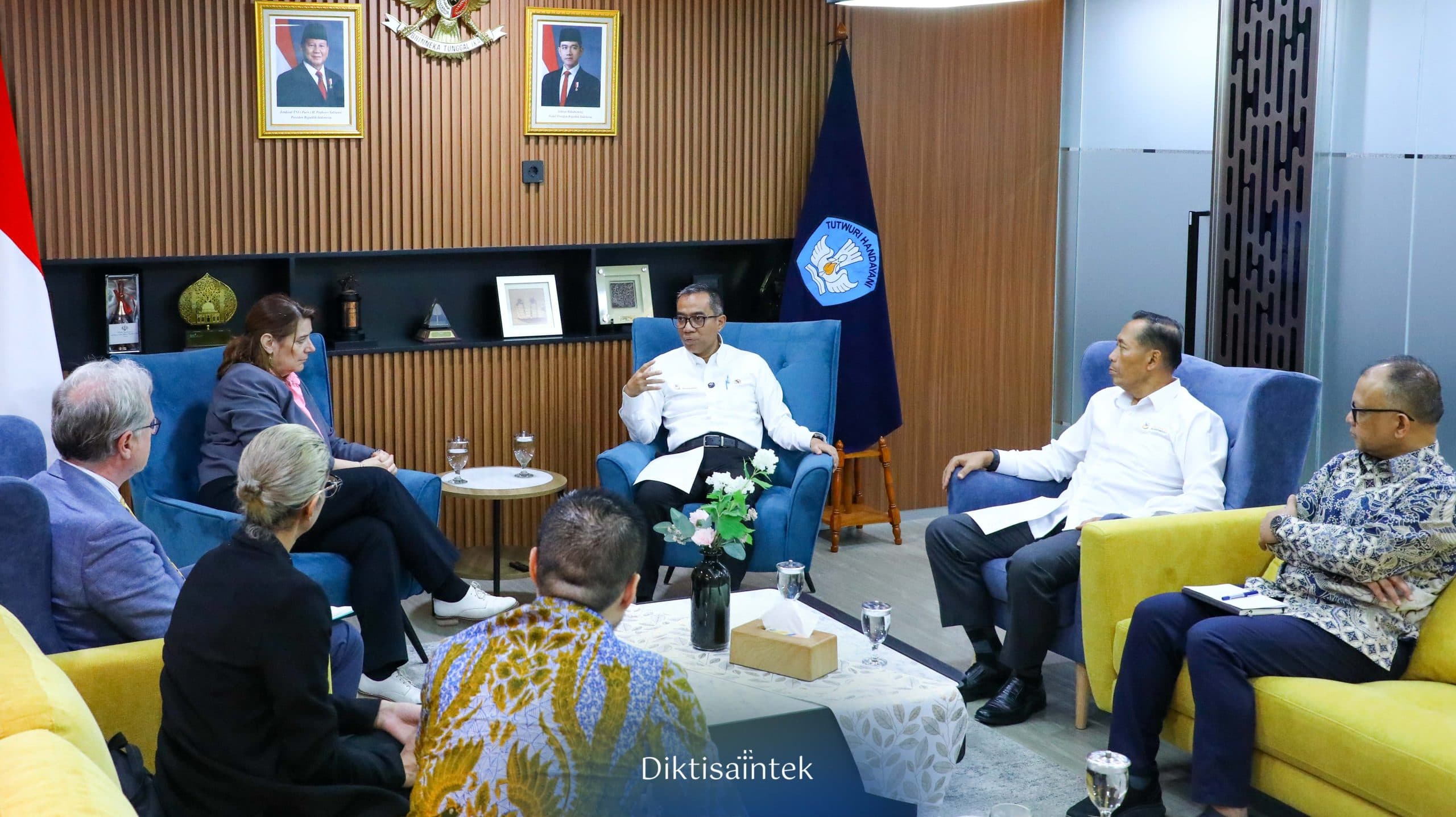 Menteri Brian Inisiasi Kolaborasi Global melalui Kemitraan dengan King's College London