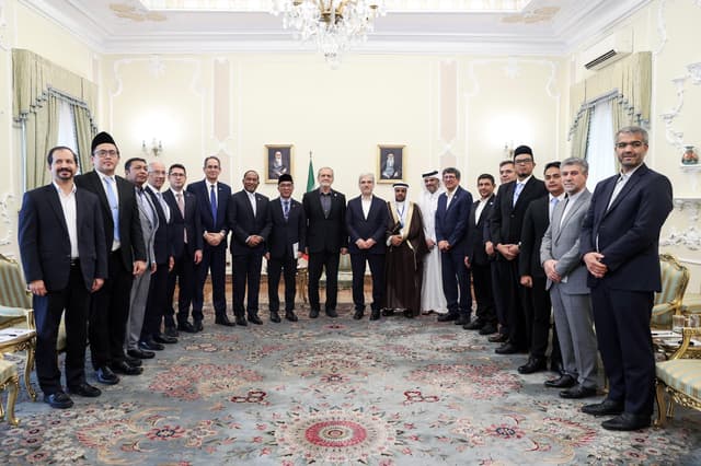 Rangkaian Kunjungan Kerja Mendiktisaintek ke Iran