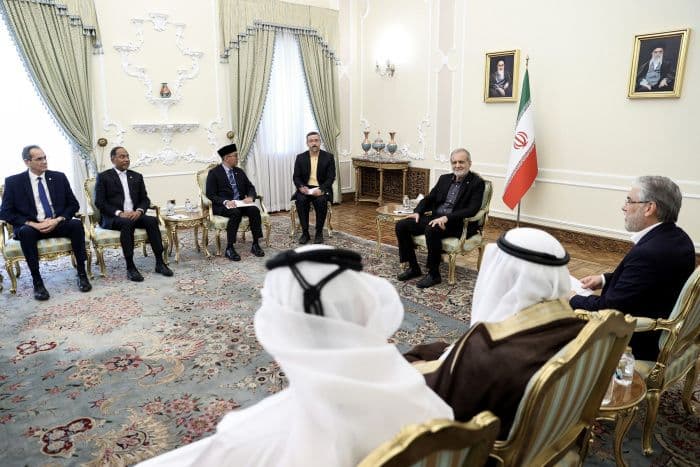 Tantangan Etika dan Regulasi AI: Seruan Brian Yuliarto untuk Tata Kelola yang Adil