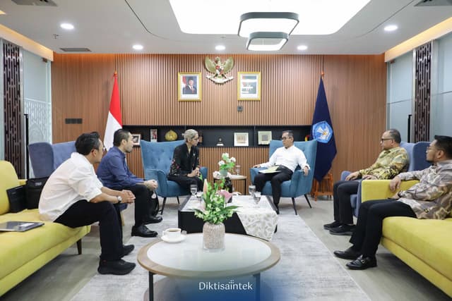 Audiensi dengan Kings College