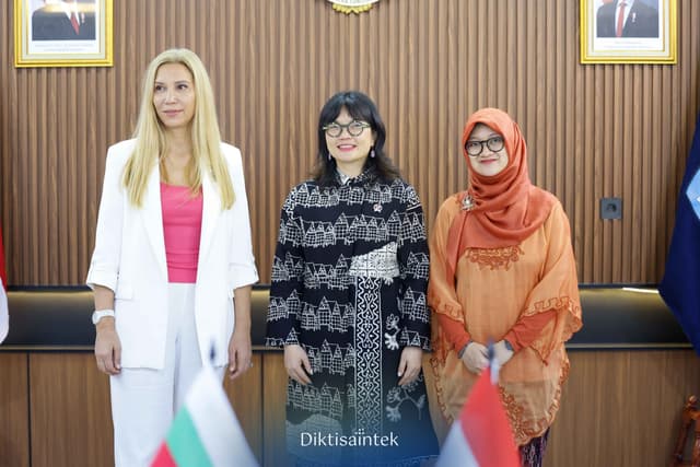 Wamendiktisaintek Audiensi Duta Besar Bulgaria