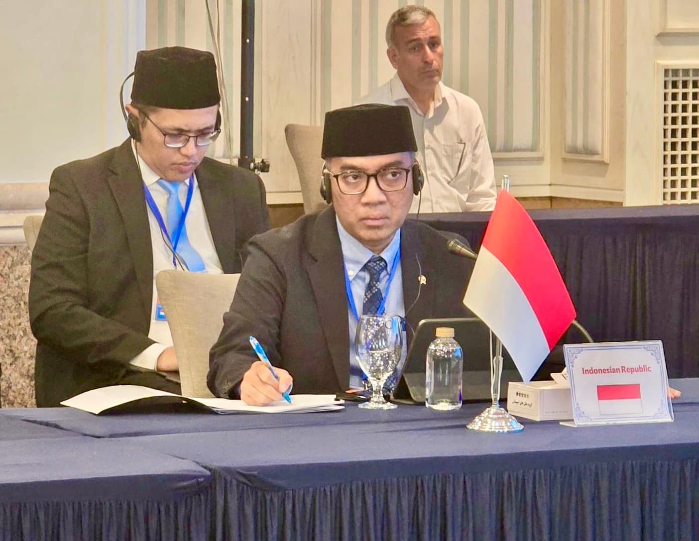 Tantangan Etika dan Regulasi AI: Seruan Brian Yuliarto untuk Tata Kelola yang Adil