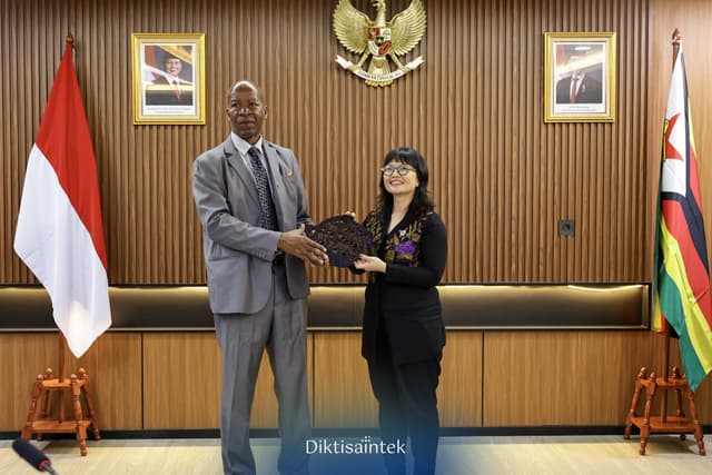 Wamendiktisaintek Courtesy meeting-Zimbabwe