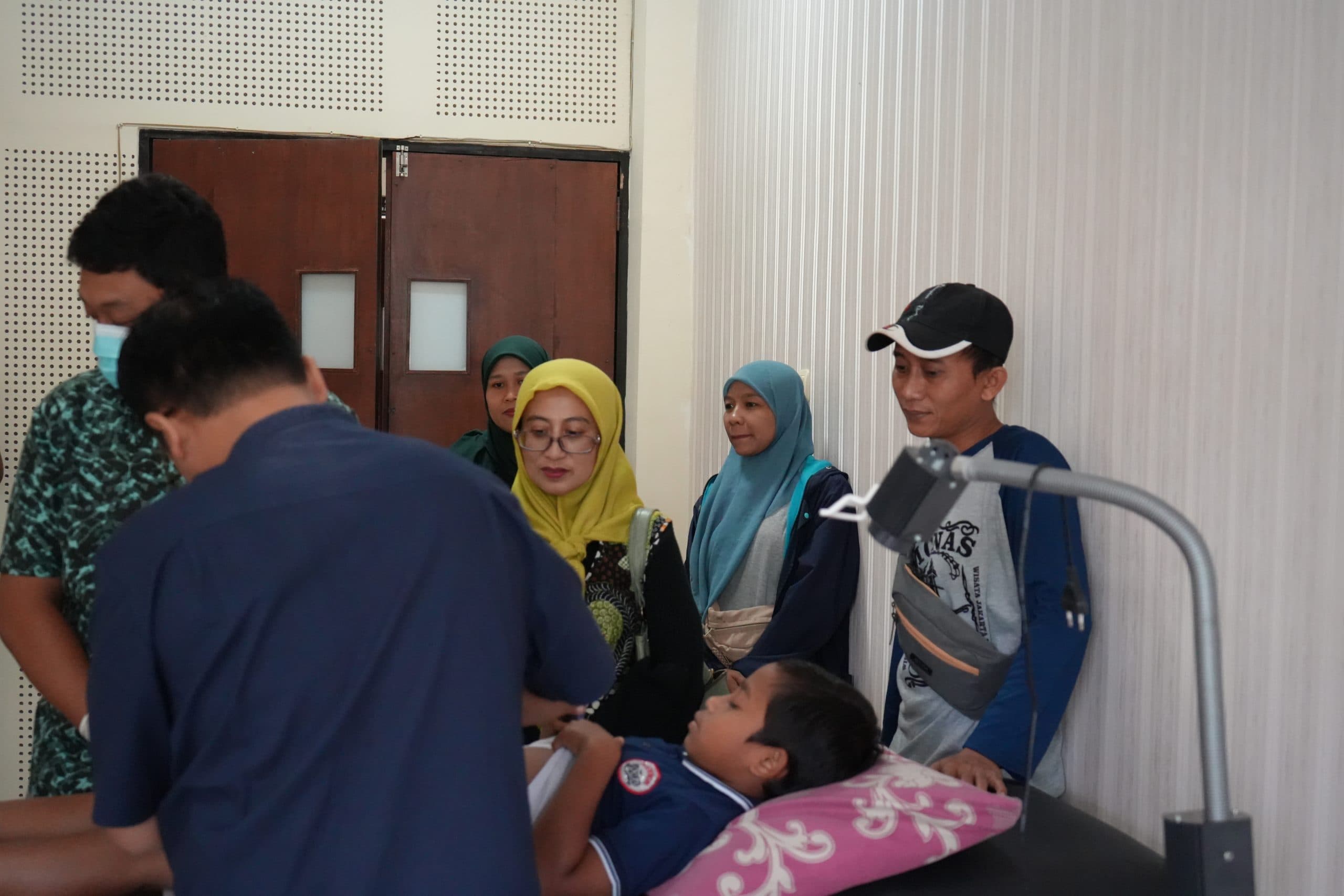 Fakultas Kedokteran Universitas Jember Gelar Bakti Sosial Agromedis: Khitan Gratis dan Penyuluhan Kesehatan