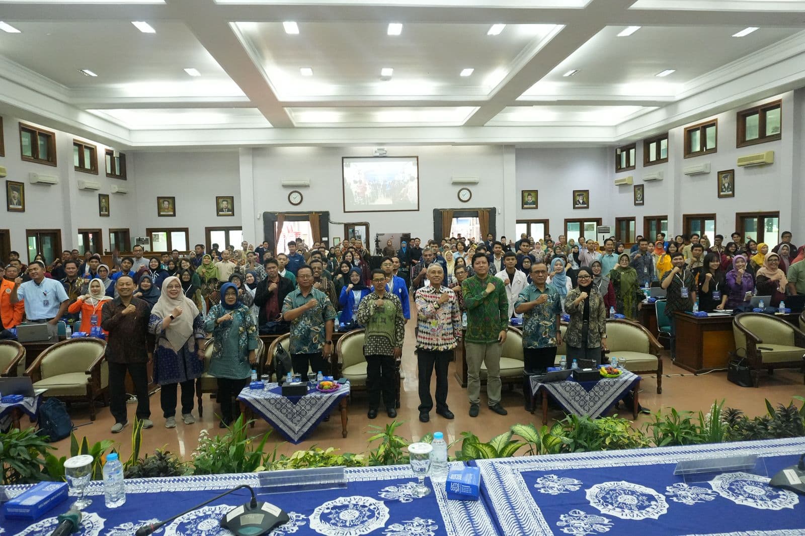 Dorong Pemberdayaan Masyarakat, Kemdiktisaintek Gelar Bimbingan Teknis Penulisan Proposal Kosabangsa 2025 di Surakarta