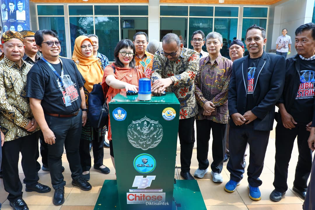 Wamendiktisaintek menghadiri Seminar Nasional Dies Natalis Ke-41 ISI Yogyakarta