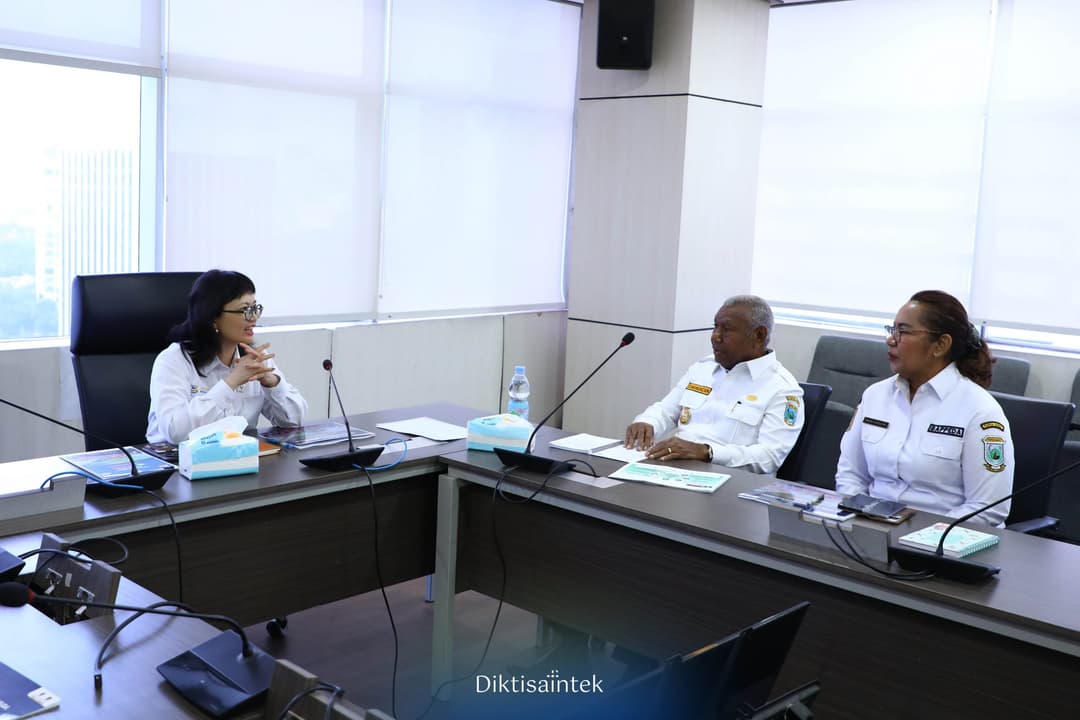 Wamendiktisaintek Stella Beraudiensi dengan Gubernur Papua Barat Bahas Potensi Pembangunan Sekolah Garuda