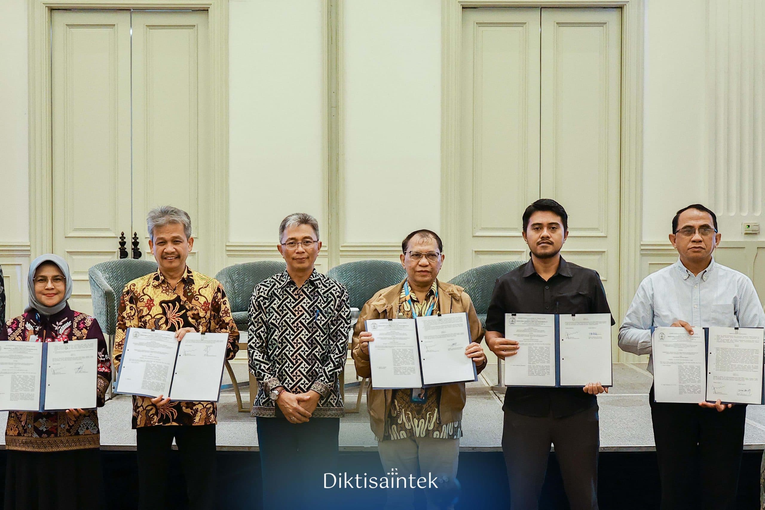 Kemdiktisaintek Kucurkan Rp47,1 Miliar untuk Perkuat Riset dan Pengabdian di 38 Provinsi