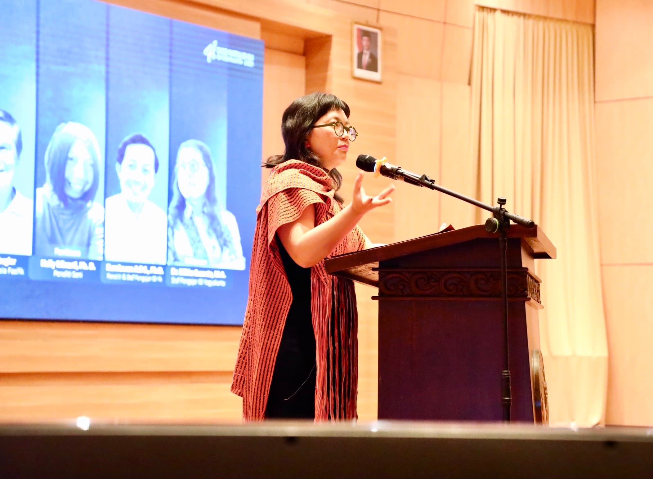 Wamendiktisaintek Stella Christie Hadiri Seminar Nasional Dies Natalis ke-41 ISI Yogyakarta