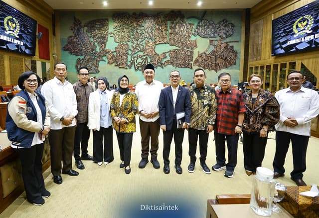 Rapat Kerja Kemdiktisaintek dengan Komisi X DPR RI