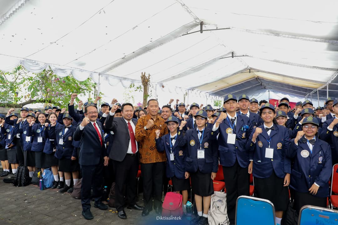 Wamen Fauzan Kampanyekan PPKPT dan Ajak Mahasiswa Baru berbakti untuk Bangsa dan Negara.